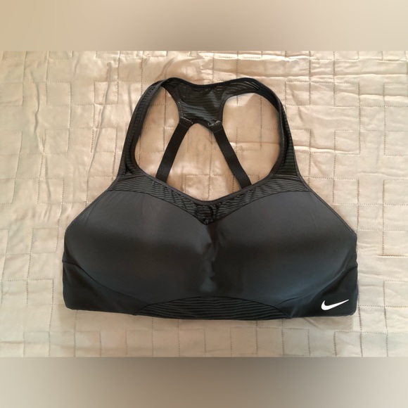 Nike Sports Bra - Picture 1 of 3